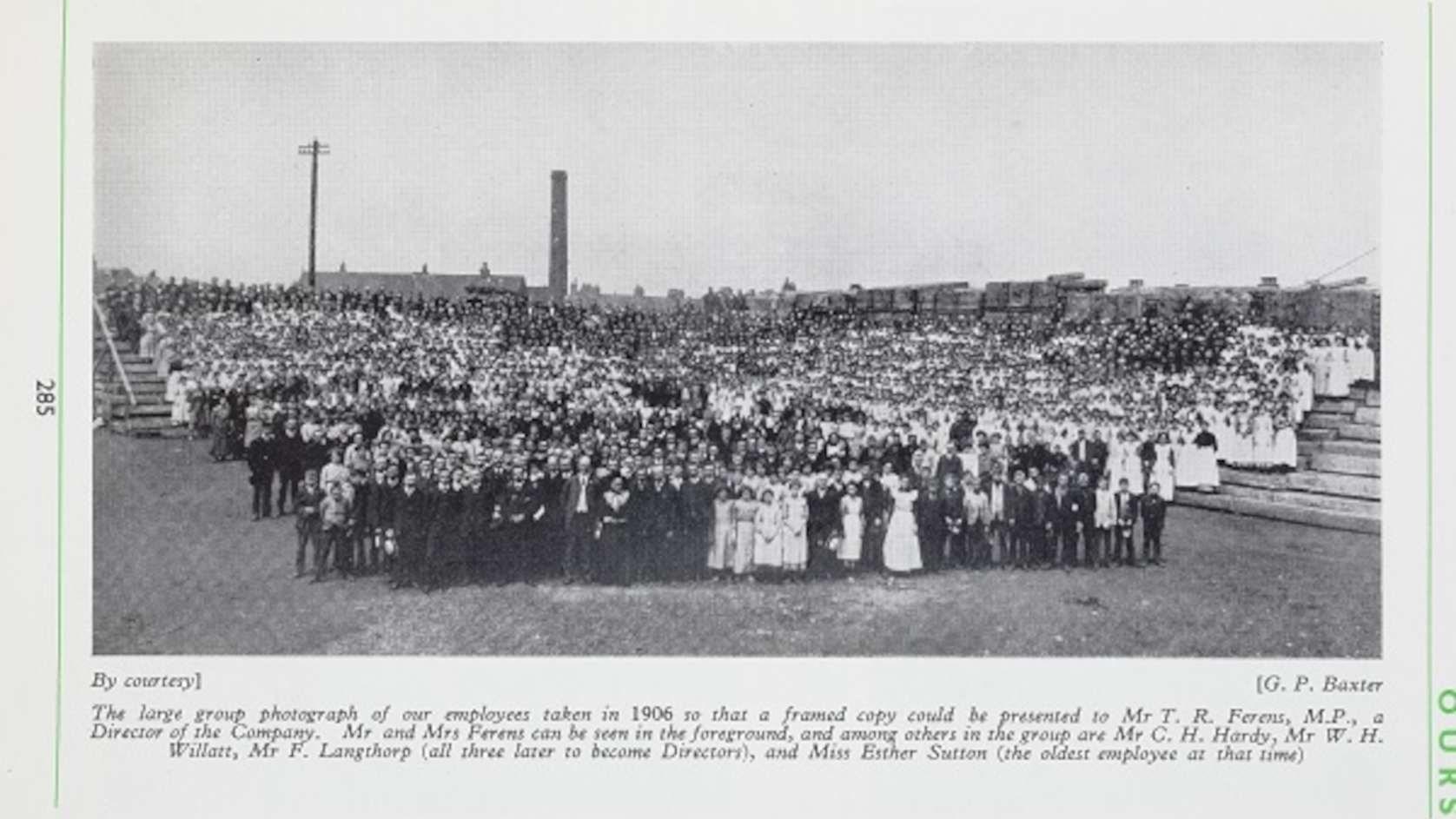 Group photo of Reckitt employees taken in 1906